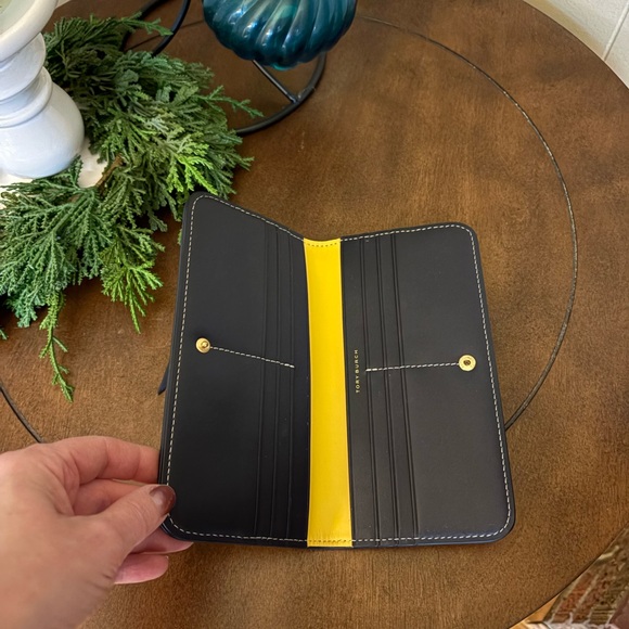 Tory Burch navy monogram wallet - Picture 3 of 4